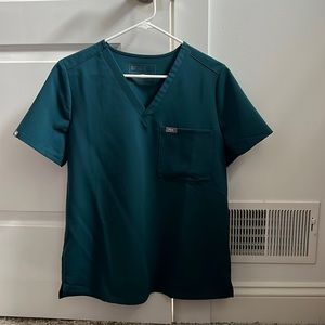 Figs Carribean Blue 1 pocket Top medium